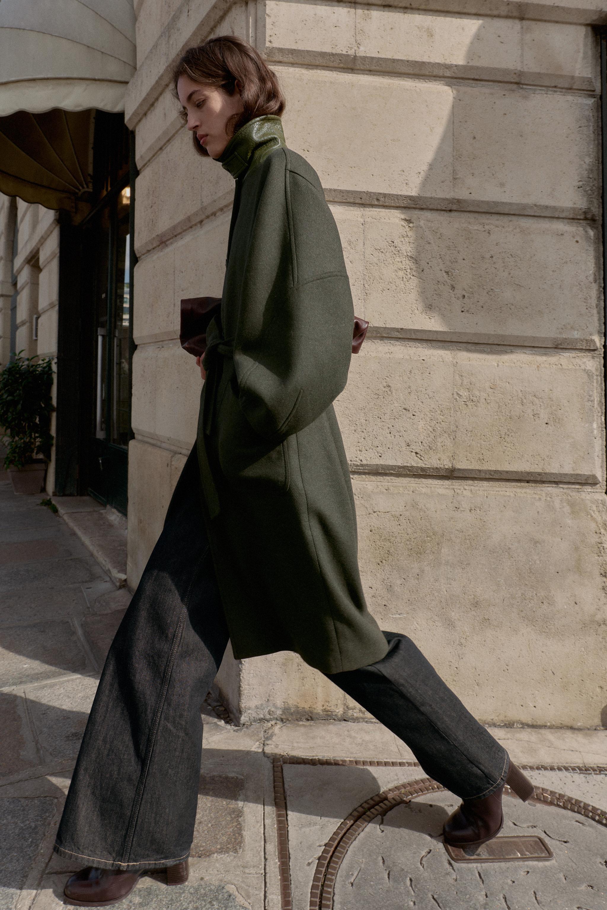 WOOL COAT WITH PUFF SLEEVES AND CONTRAST COLLAR